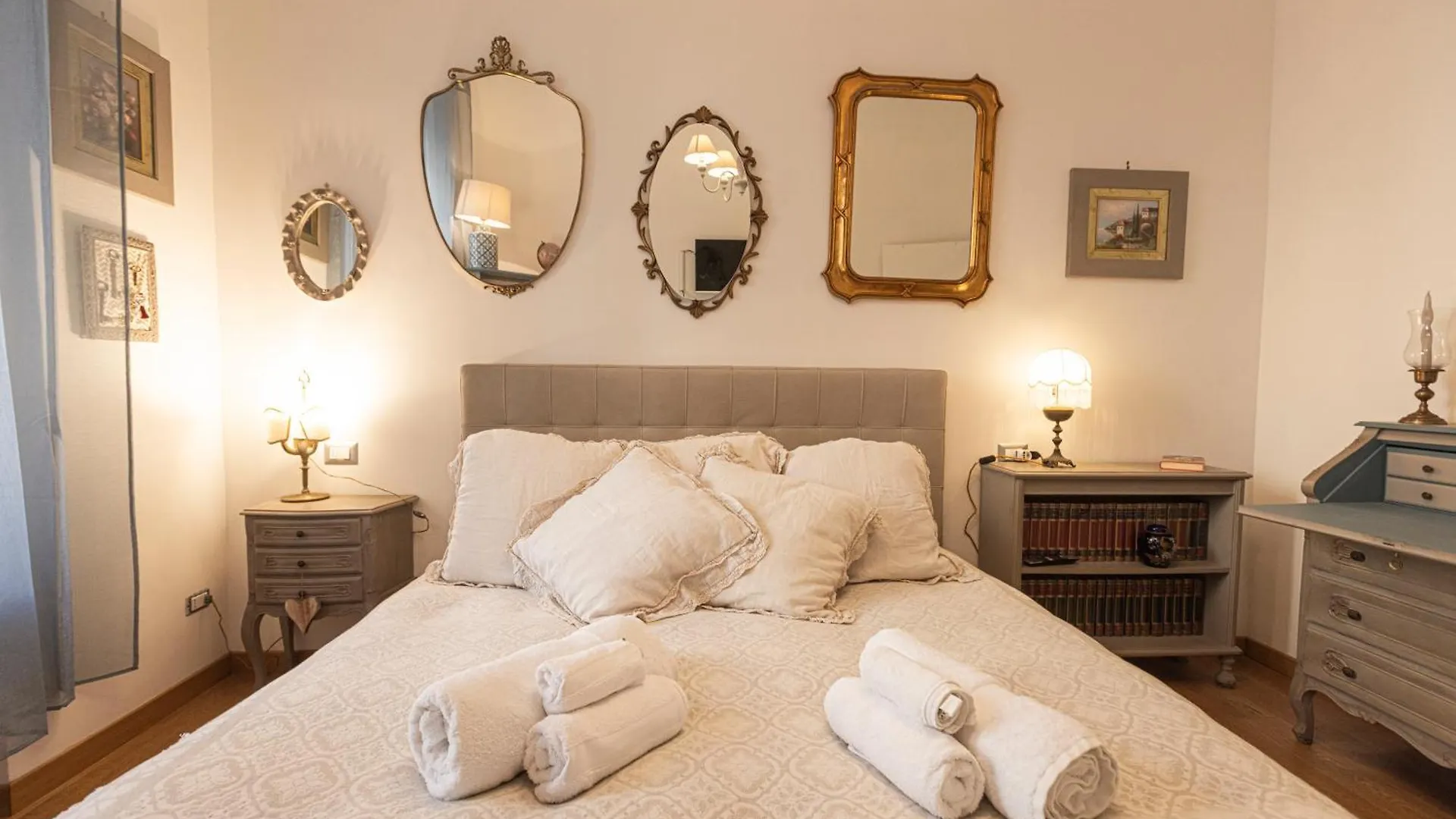 Apartament La Casa Di Vittorio Boutique Ottaviano San Pietro Rzym